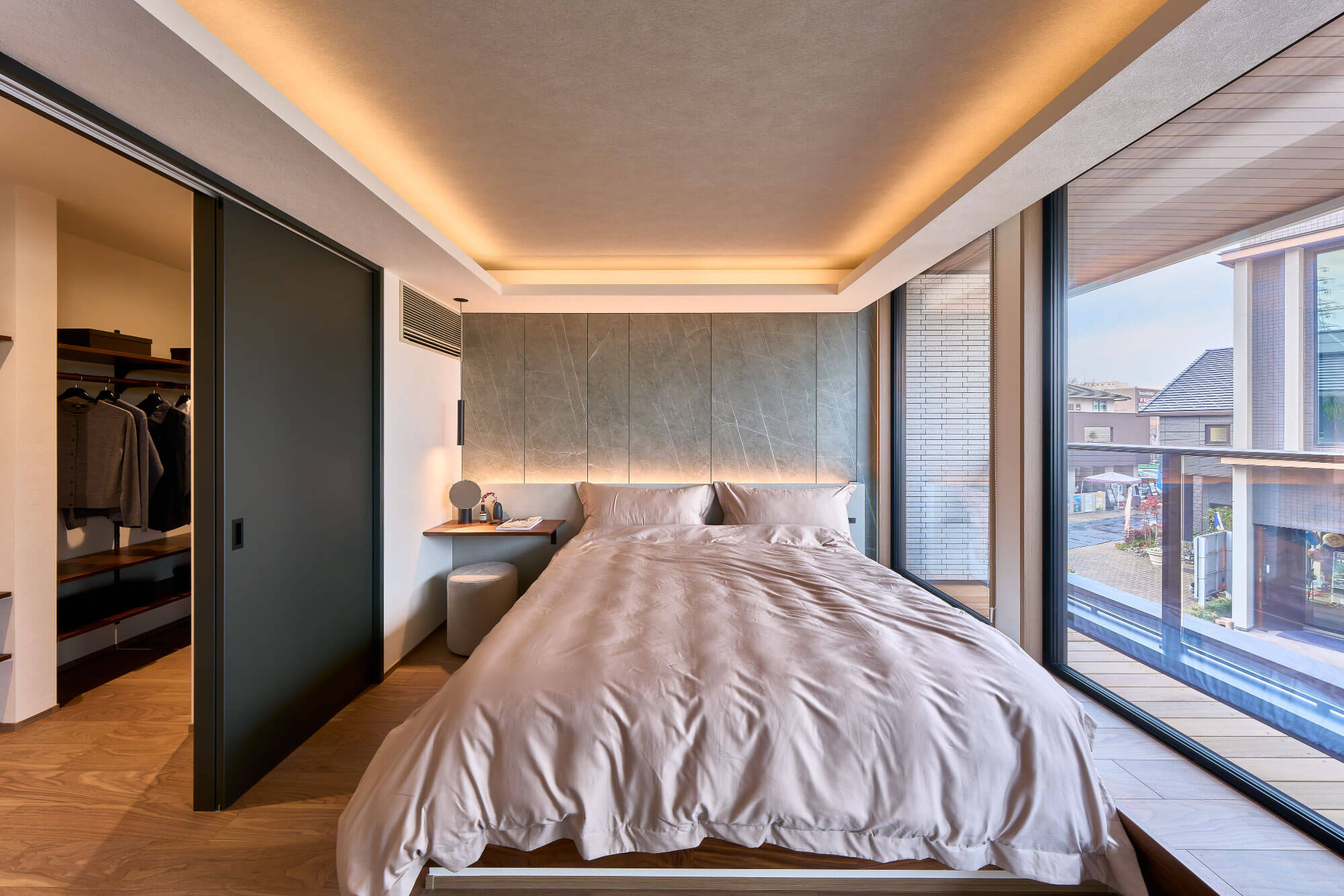 上質な眠りと快適な朝を叶える主寝室